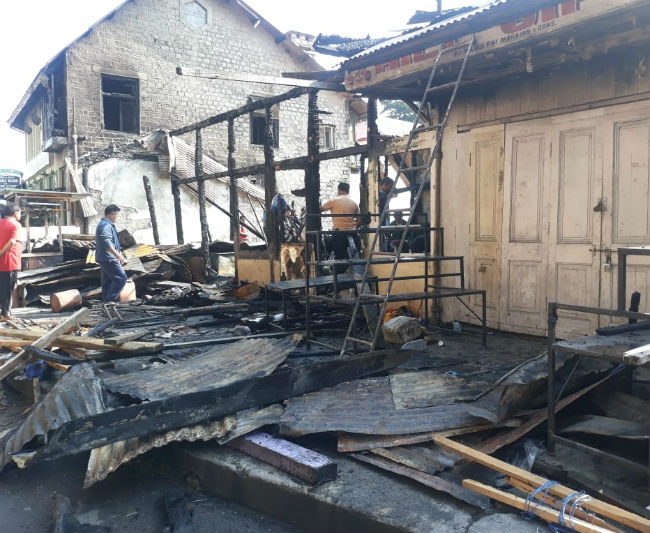 डलहौजी में भीषण अग्‍िनकांड सेना व दमकल टीम ने बाजार जलने से बचाया; एक युवक घायल Fire incident